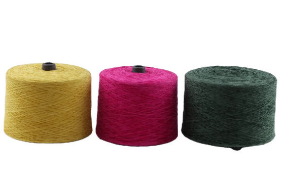 Farbenfrohe Polyester-Fancy-Garn Chenille-Garn zum Stricken Anti-Bakterien Anti-Pilling