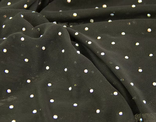 Vierseitige elastische weiße Polyesternetze Bügeln Drei-Dimensionaler Diamantgarn bunte Bühnenkleidung