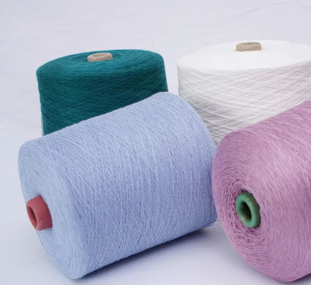 Polyestergarne aus 100% Polyester und gleichmäßigen Stoffen zum Stricken und Weben